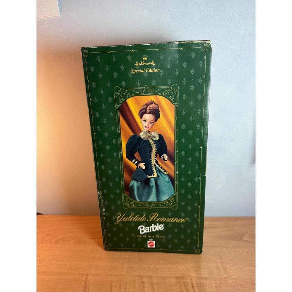 Barbie Yuletide Romance Doll Hallmark Special Edition 1996 Mattel #15621